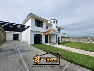 Casa en Venta en el Fraccionamiento Real de Oaxtepec OLC 4167