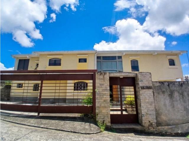 Casa en Venta en el Hatillo dos niveles