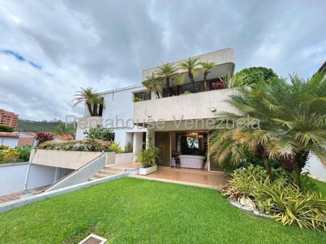 Casa en Venta en El Hatillo la boyera Miranda 449 m2. 4 hab