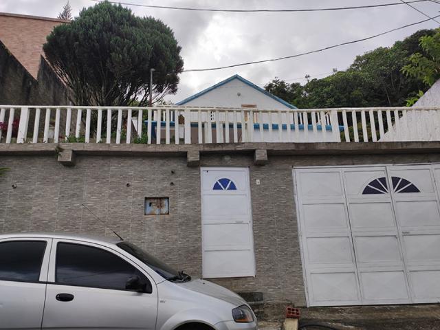 Casa en Venta en el Junquito, Urb. Araguaney