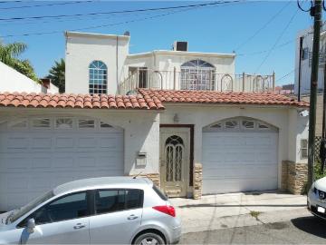 Casa en venta en El Lago, Tijuana, Baja California