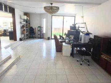 Casa en venta en el Palomar Zona Jockey