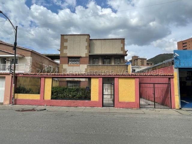 Casa en Venta en El Paraiso, Caracas