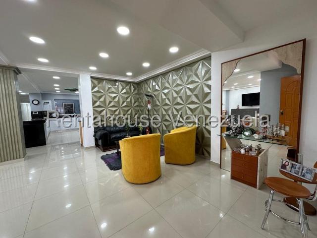 Casa en Venta en El Paraiso, Caracas