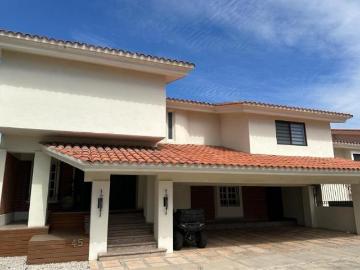 Casa en Venta en el Raquet Club Sección II Hermosillo, Sonora