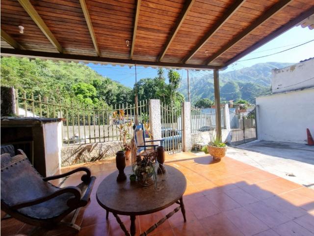 Casa en Venta en el Sector Los Acuarios, El Limón, Aragua