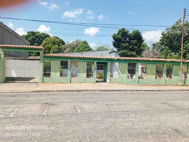 Casa en Venta en El Tigre Anzoátegui 300 m2. 4 hab
