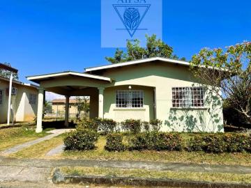 Casa en Venta en El Valle de Los Algarrobos, Ubicación y Comodidad Perfectas