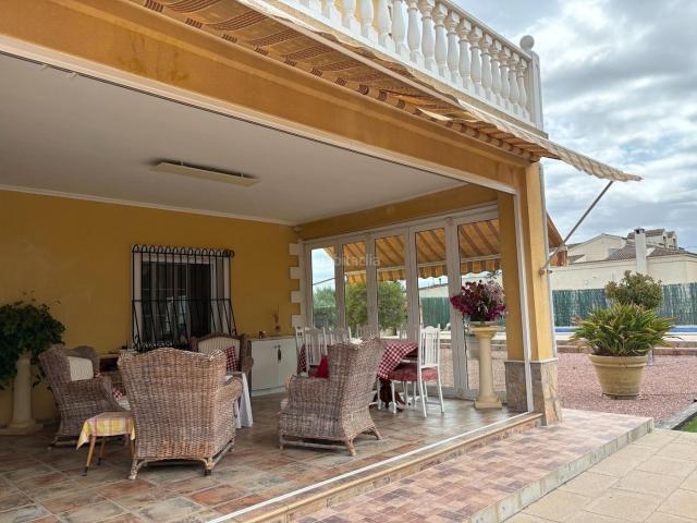 Casa en venta en Elche Elx, Centro. Espectacular chalet con piscina y árboles frutales en Elche!. Casas Elche.