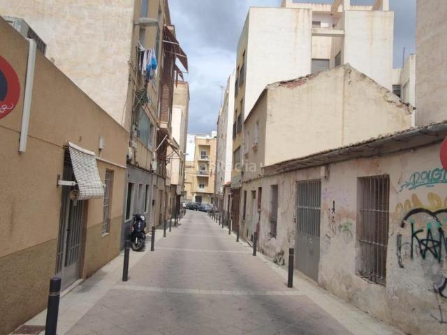 Casa en venta en Elche Elx. EDIFICIO UNIFAMILIAR DE DOS PLANTAS, JUNTO PISOS AZULES. Casas Elche.