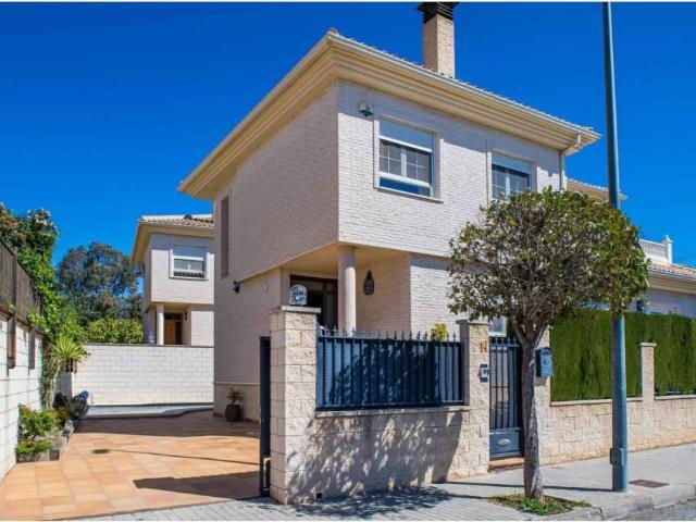 Casa en Venta en Elda