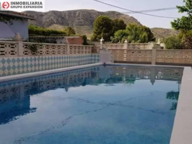 Casa en Venta en Elda