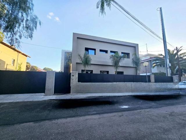 Casa en Venta en Elda