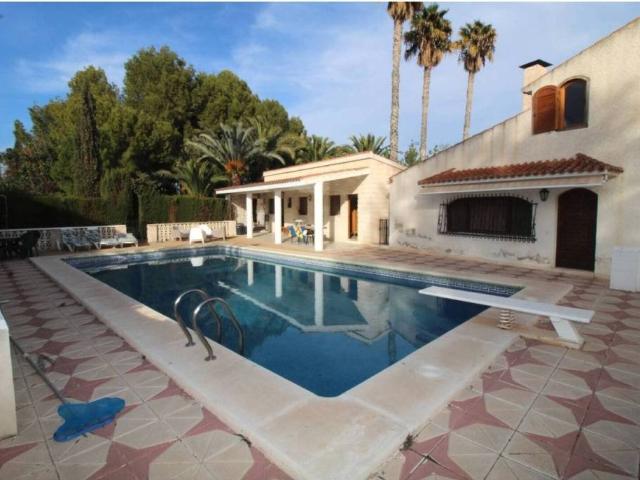 Casa en Venta en Elda