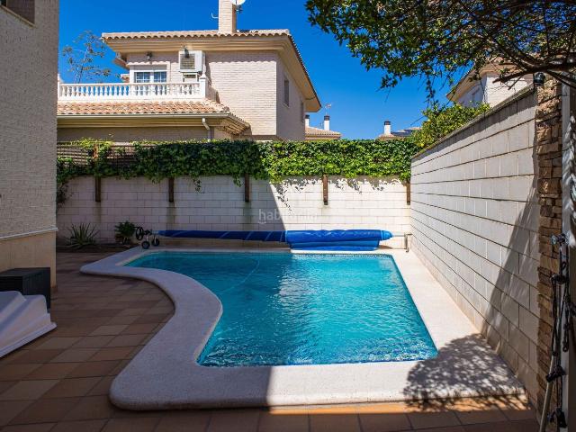 Casa en venta en Elda, Centro. Casas.