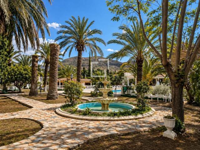 Casa en venta en Elda Alicante