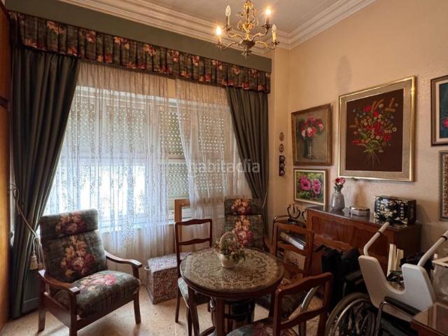 Casa en venta en Elda, Plaza Castelar Mercado Central. Edificio en esquina con gran potencial. Casas.