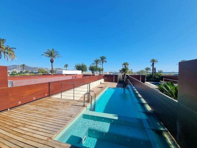 Casa en venta en Empuriabrava en 1era linea Producto unico !. 291m² Empuriabrava