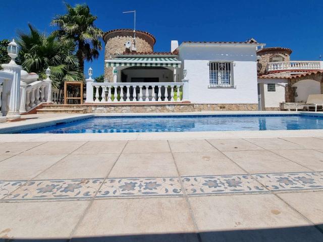 Casa en venta en Empuriabrava Esta fabulosa casa de una sola. 180m² Empuriabrava