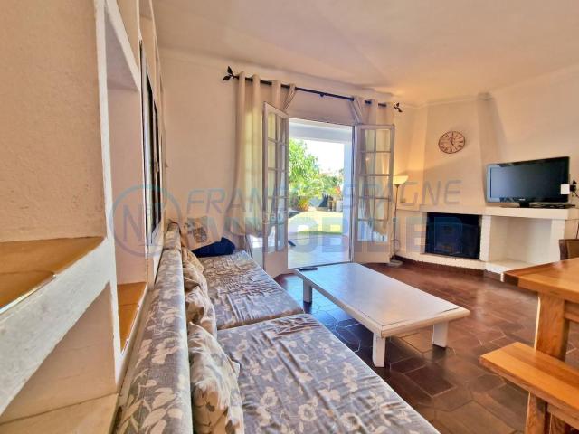 Casa en venta en Empuriabrava, Francolí Freser Noguera Costa Brava. VILLA 5 CHAMBRES, GARAGE, BEAU JARDIN, PISCINE POSSIBLE. Casas.