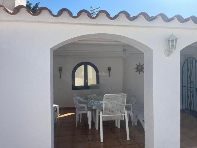 Casa en venta en Empuriabrava, Francolí Freser Noguera Costa Brava. OPORTUNIDAD ÚNICA EN EMPURIABRAVA ACOGEDORA CASA DE 3 PLANTAS CON AMARRE PRIVADO EN LA MARINA RESIDENCIAL MÁS GRANDE DE EUROPA.