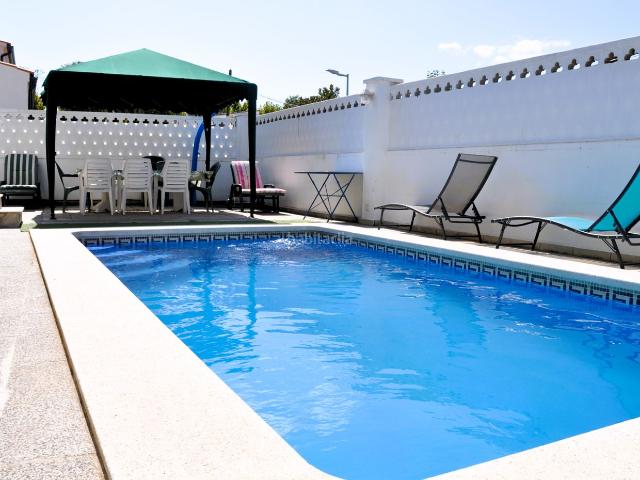 Casa en venta en Empuriabrava, Montgrí Costa Brava. Casa grande con licencia de alquiler Empuriabrava, barrio de Montgrí. Casas.