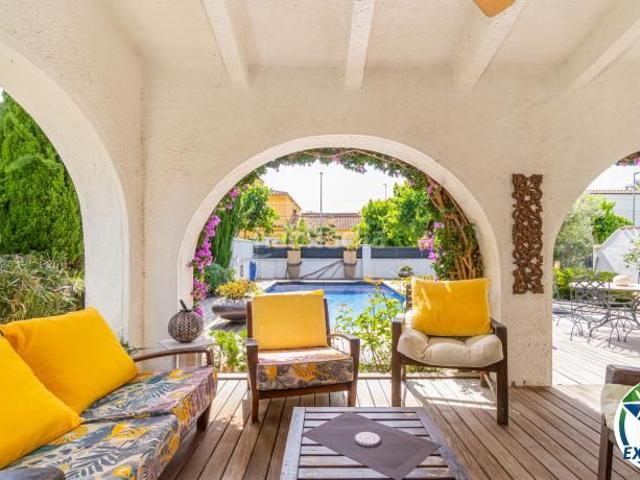 Casa en venta en Empuriabrava, Peni Costa Brava. Casa en venta en Empuriabrava Girona. Casas.