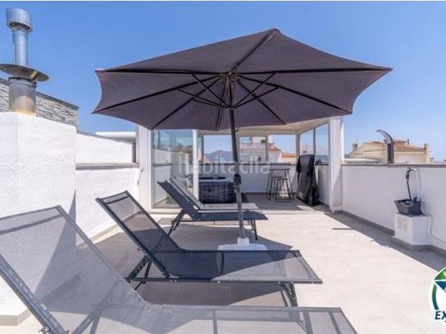 Casa en venta en Empuriabrava, Port Grec Port Moxó Costa Brava. Renovada casa adosada con amarre en Empuriabrava. Casas.