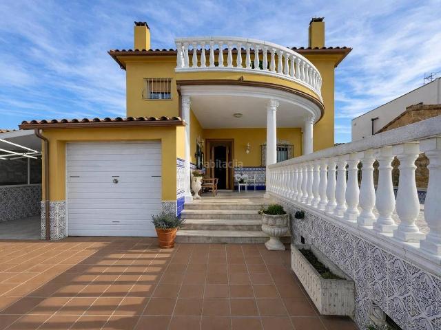 Casa en venta en Empuriabrava, Puigmal Mas Nou Costa Brava. Casa unifamiliar con jardín y piscina en la urbanización Mas Nou, Empuriabrava. Casas.