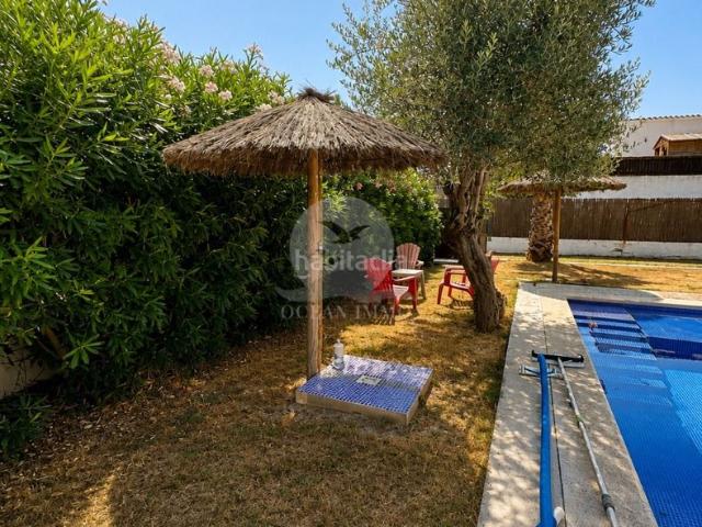 Casa en venta en Empuriabrava, Puigmal Mas Nou Costa Brava. CHALET INDEPENDIENTE CON JARDÍN, PISCINA Y GARAJE !. Casas.