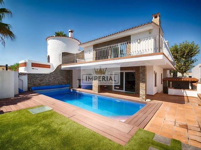 Casa en venta en Empuriabrava, Requesens Costa Brava. Casas.