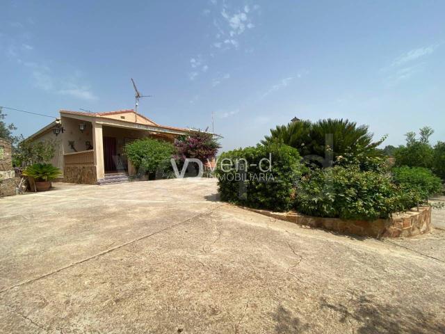 Casa en venta en Enguera. Chalet en Enguera. Casas.