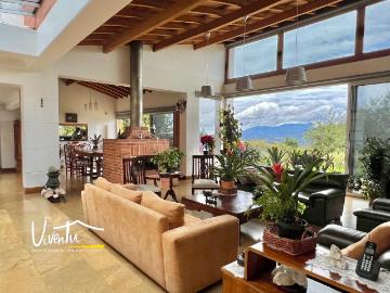Casa En Venta En Envigado V62394