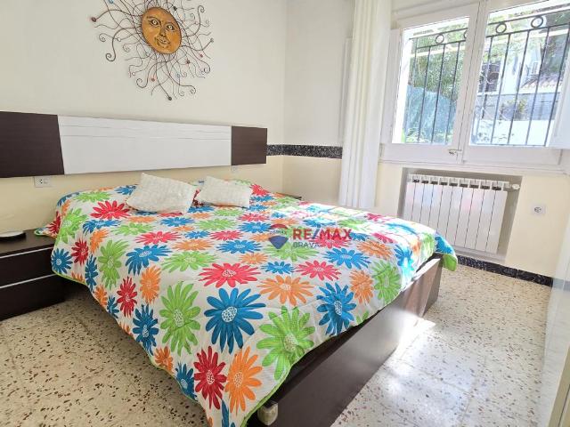 Casa en venta en Escala L´, Port La Clota Puig Sec Costa Brava. Casa dividida en dos viviendas con piscina y garajes, ideal para familias o inversión, cerca de Cala Montgó, L escala. Casas.
