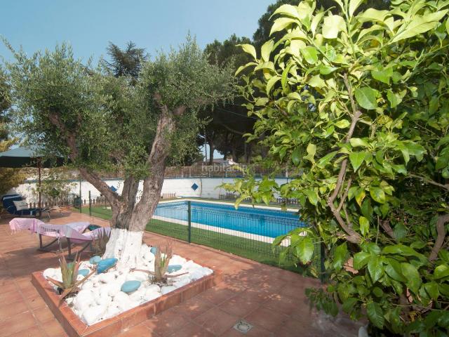 Casa en venta en Escala L´, Riells Costa Brava., con piscina privada y cerca de la playa. Casas Escala.