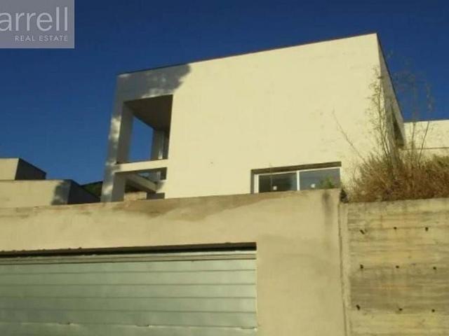 Casa en venta en Esparreguera, de 224 m² 3 habitaciones por 311.000