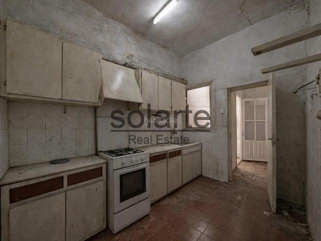 Casa en venta en Esplugues de Llobregat, Can Vidalet. Casa de dos plantas para reformar con gran potencial. Casas Esplugues de.