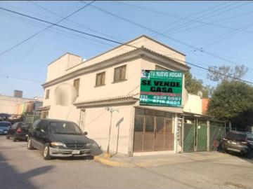 CASA EN VENTA EN ESQUINA 3 NIVELES BOSQUES DE TULTEPEC ESTADO DE MEXICO
