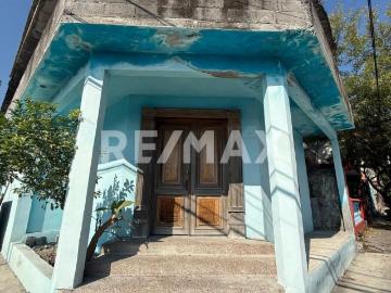 Casa en venta en esquina | Gran potencial de remodelación | Col. Nueva Madero