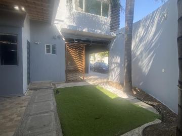 Casa en venta en esquina en Brisas del Pedregal