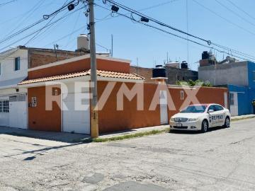 Casa en venta en esquina en Fracc San José