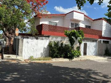 Casa en venta en esquina Pedregales de Tanlum
