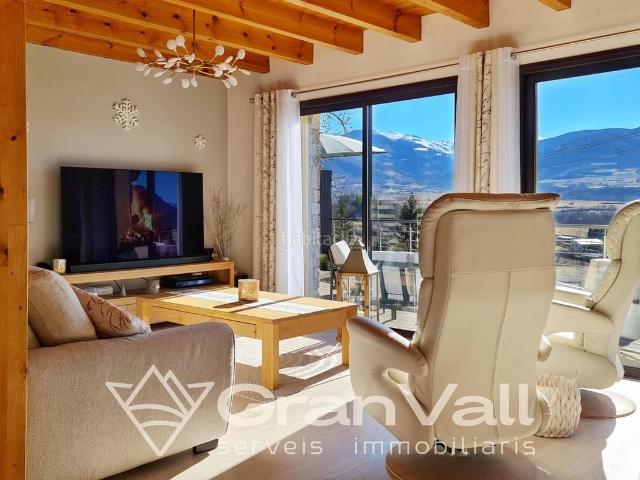 Casa en venta en Estavar Pirineos. Preciosa casa con vistas panoràmicas en Estavar. Casas.