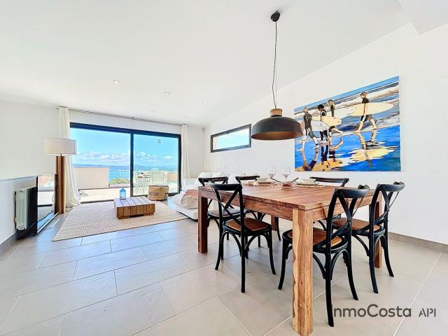 Casa en venta en Estartit, L´Estartit Poble Costa Brava. Casa de obra nueva con vistas al mar en el centro de LEstartit. Casas.