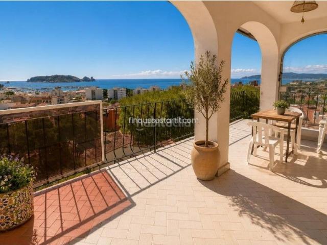 Casa en venta en Estartit, L´Estartit Poble Costa Brava. Impresionante casa de 6 habitaciones con vistas panorámicas a lEstartit. Casas.