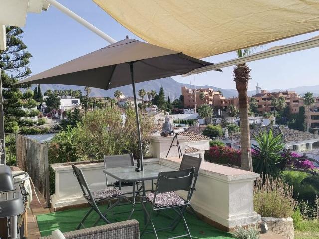 Casa en venta en Estepona, Buenas Noches. Casas.