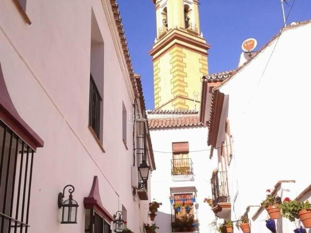 Casa en venta en Estepona, Centro. Fantastica oportunidad en el centro de Estepona casco historico. Casas.