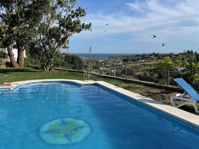 Casa en venta en Estepona, El Velerín. Villa de un nivel en venta en El Velerín. Casas.
