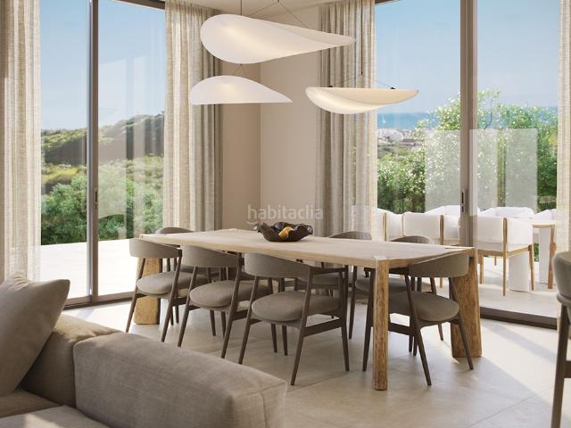 Casa en venta en Estepona, Estepona Golf. Villas contemporáneas en un entorno natural en la ladera de Estepona. Casas.