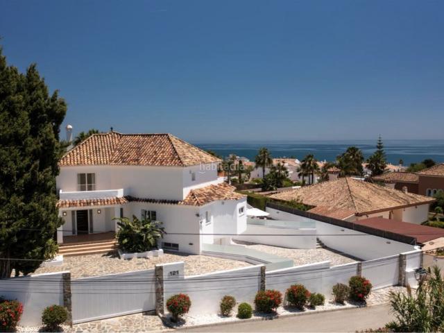 Casa en venta en Estepona, Guadalobón. Espectacular Villa Contemporánea Andalusa de 6 Dormitorios con Piscina Privada y Vistas al Mar. Casas.